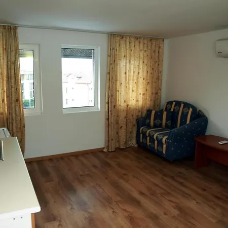 Хотел Време 2*