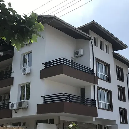 Hotel Chernomorets 호텔 2*