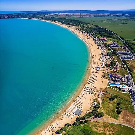 호텔 Hotel Chernomorets 2*