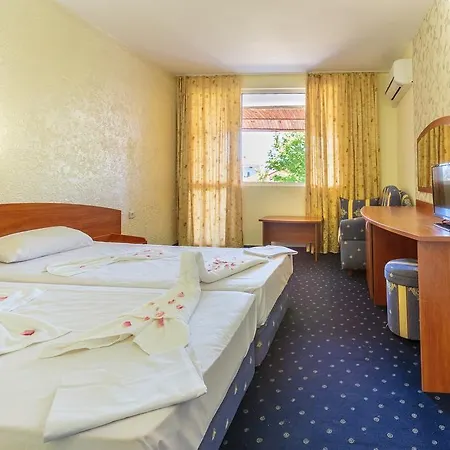 Hotel Chernomorets 호텔