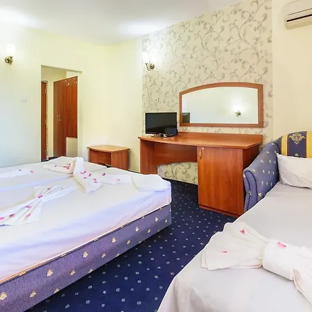 호텔 Hotel Chernomorets 체르노모레츠