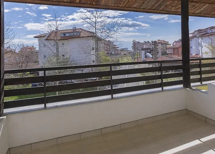 Hotel Chernomorets 2*